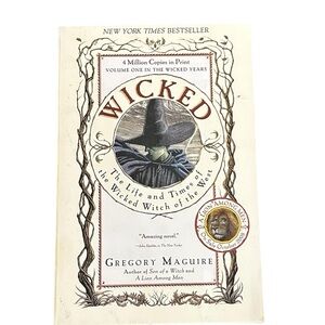Wicked Book by Gregory Maguire Paperback